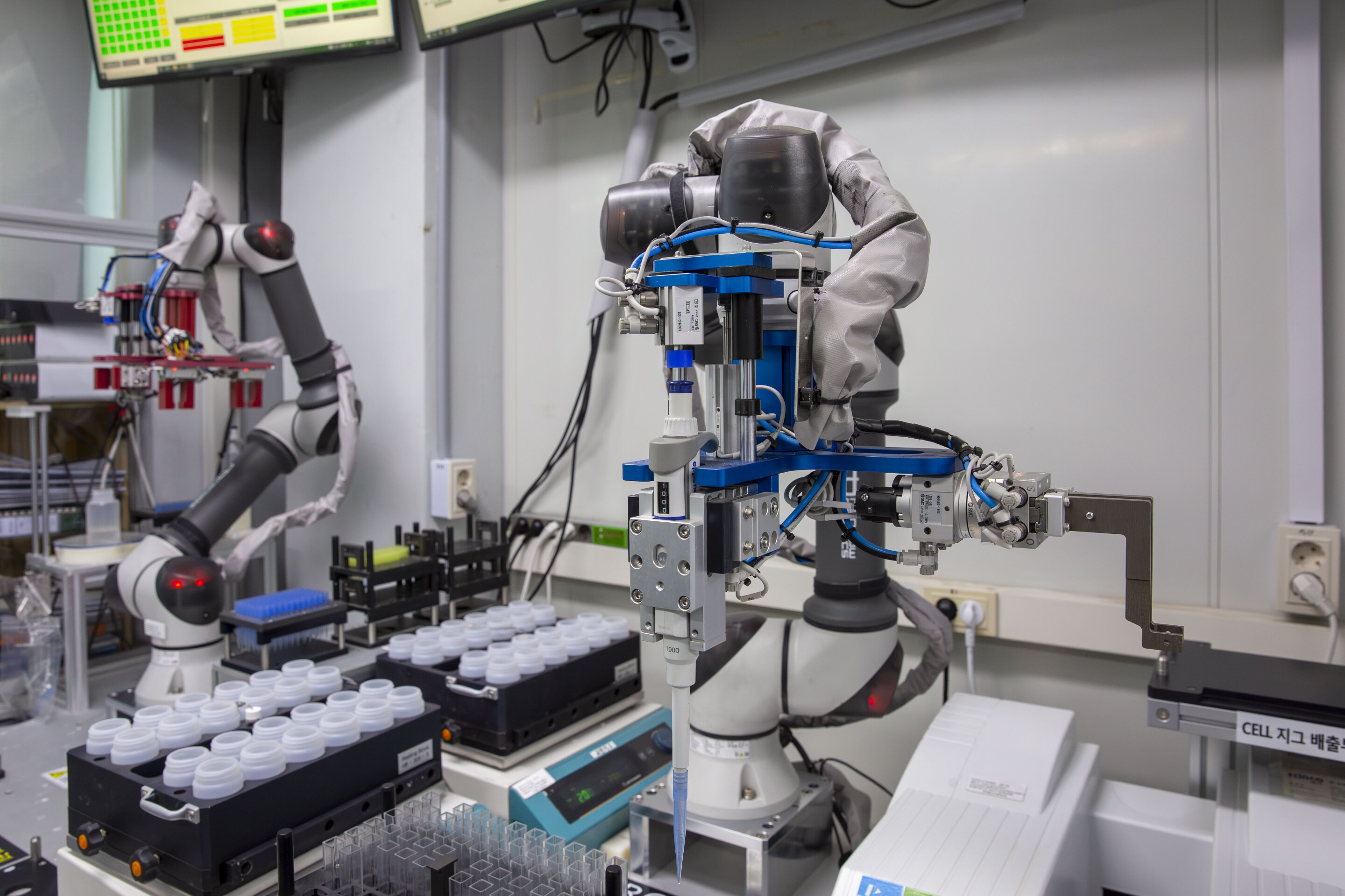 accelerating-breakthroughs-robots-revolutionize-laboratory-productivity